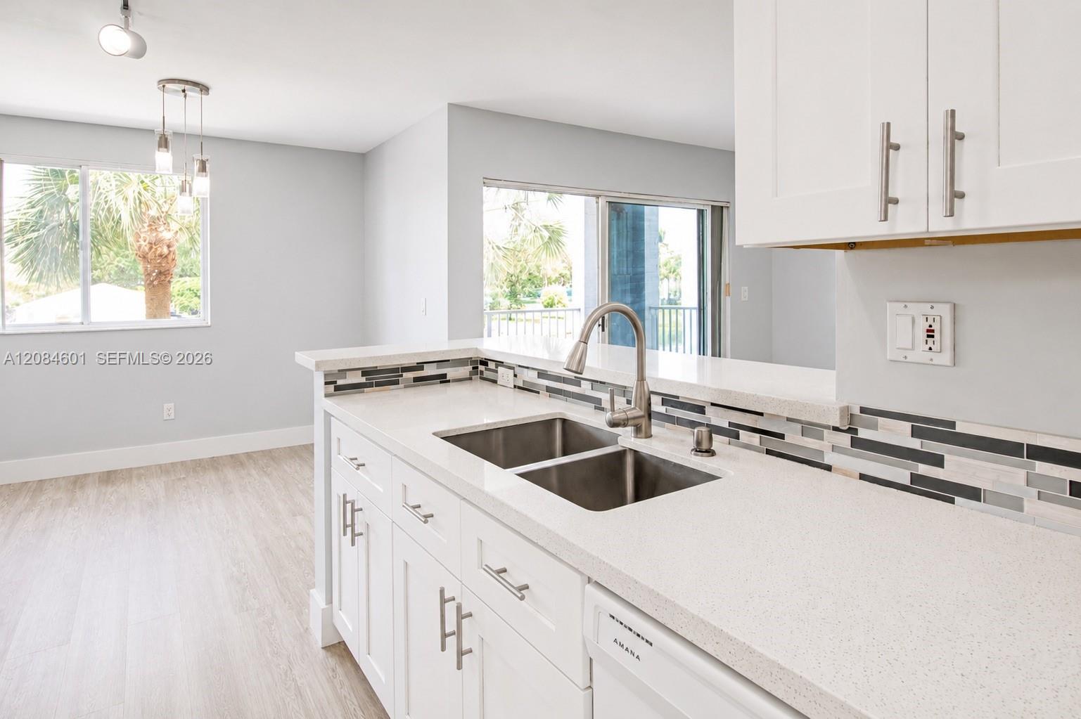 A12084601 Property Photo 6