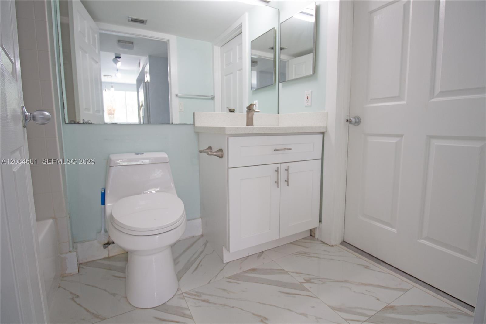 A12084601 Property Photo 9