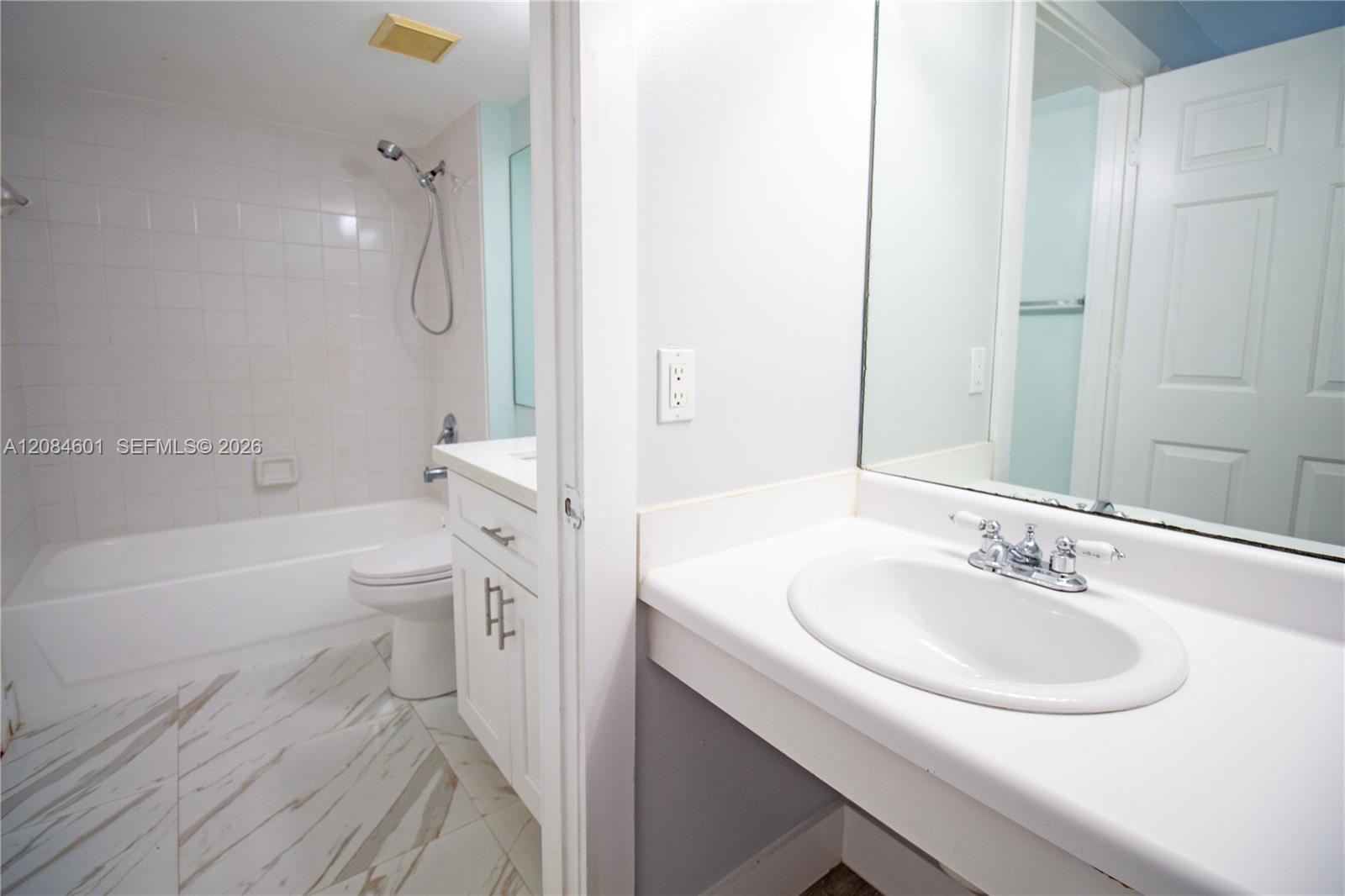A12084601 Property Photo 10