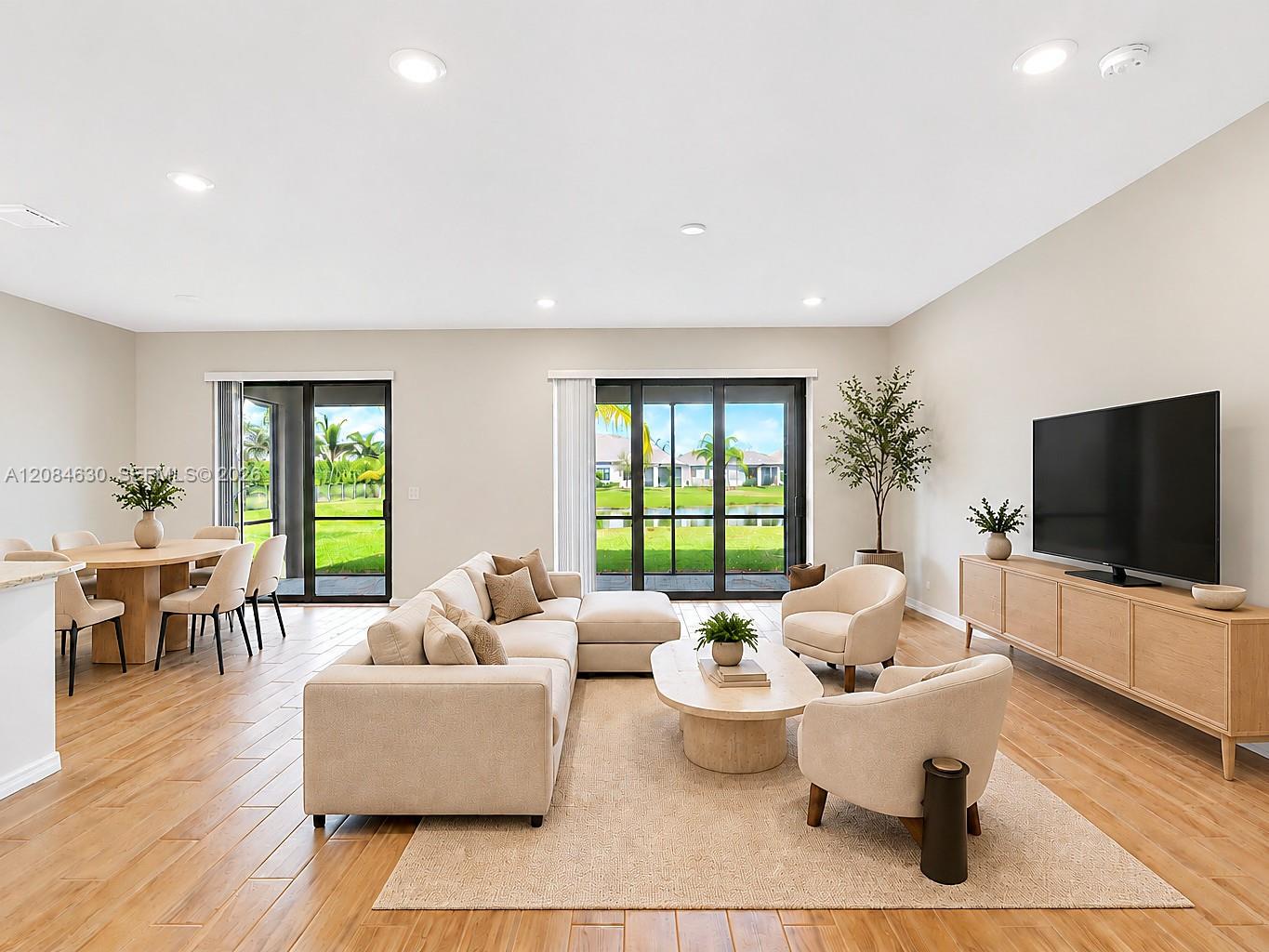 727 Se Boboli Way Property Photo 3