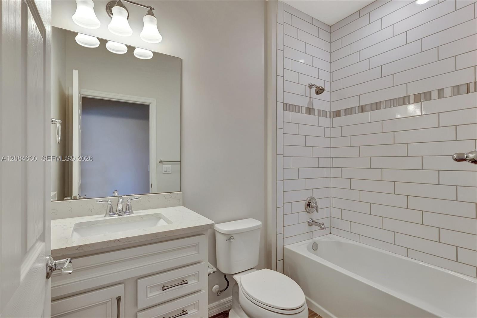 727 Se Boboli Way Property Photo 19