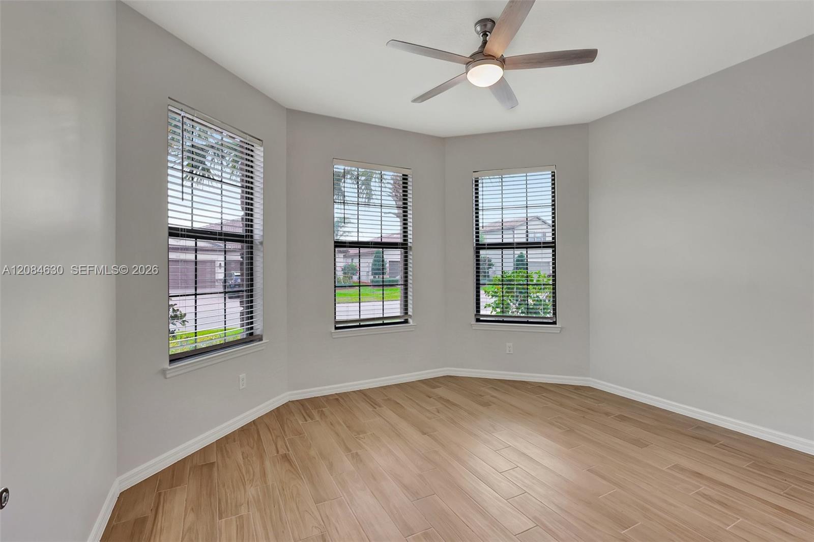 727 Se Boboli Way Property Photo 21