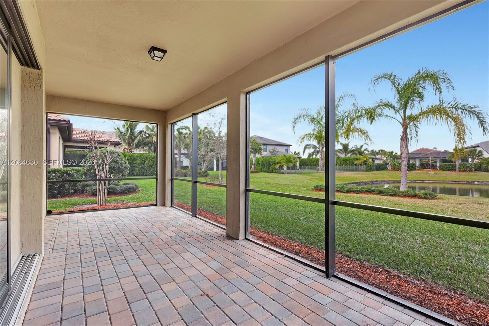 727 Se Boboli Way Property Photo 25