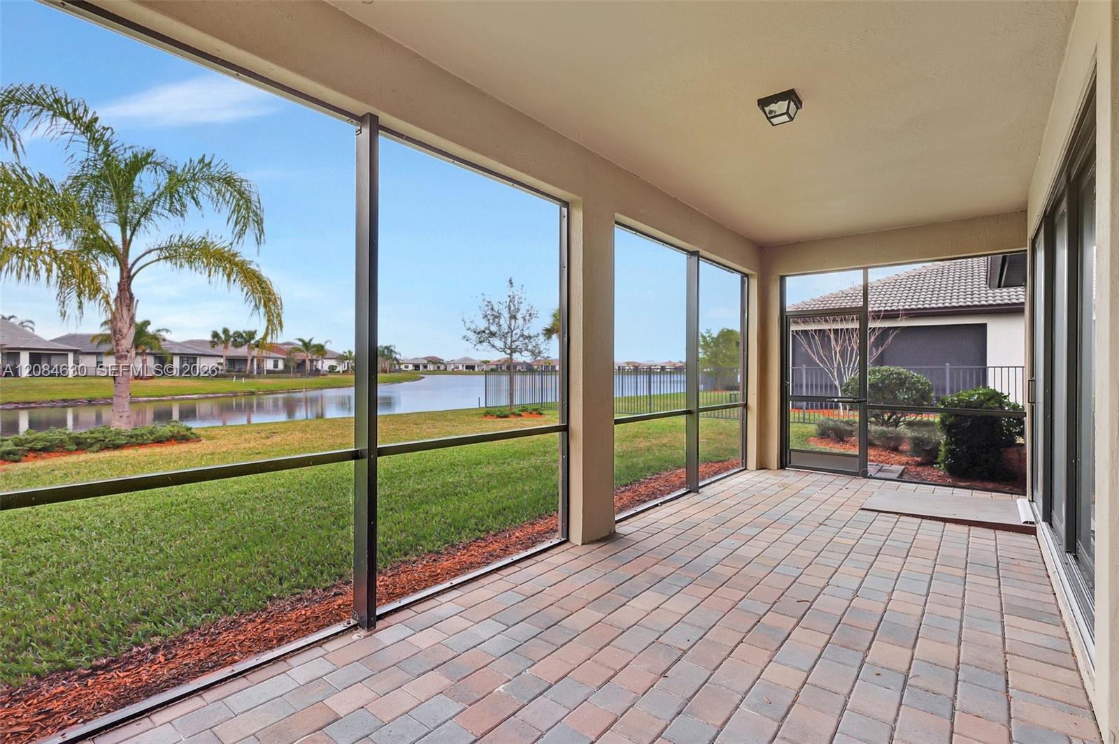 727 Se Boboli Way Property Photo 26