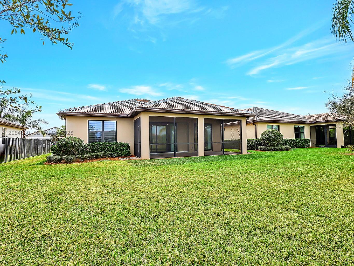 727 Se Boboli Way Property Photo 28
