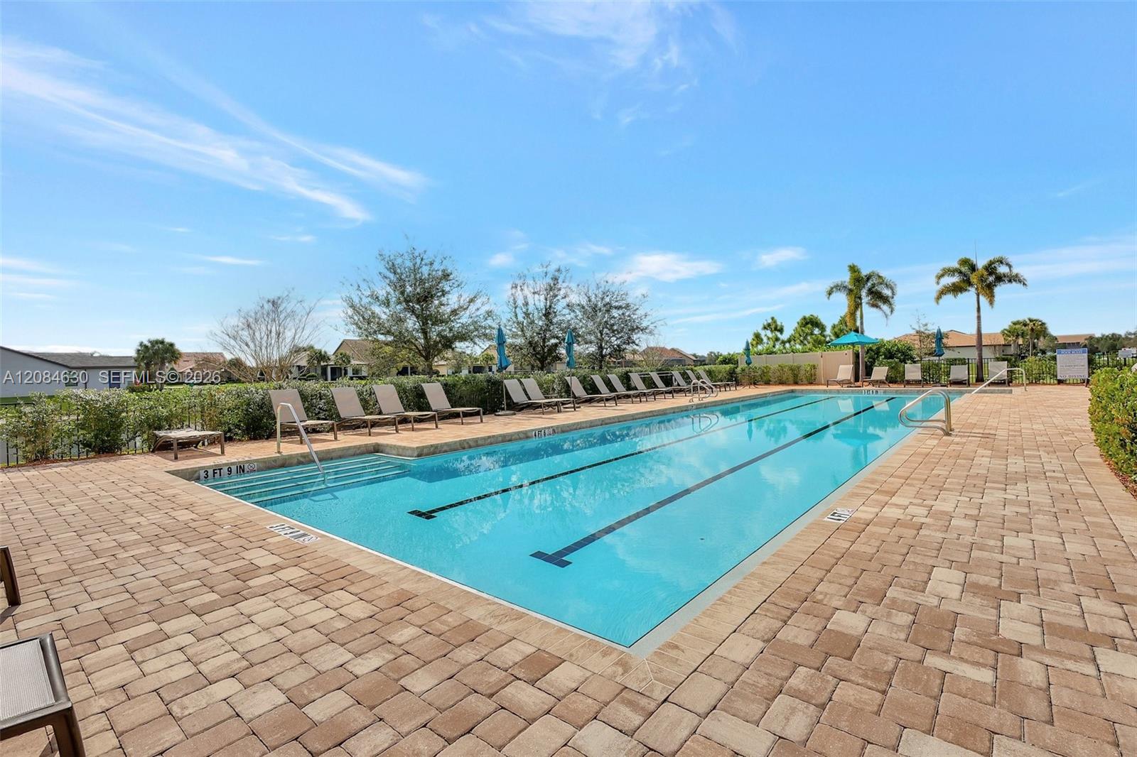 727 Se Boboli Way Property Photo 33