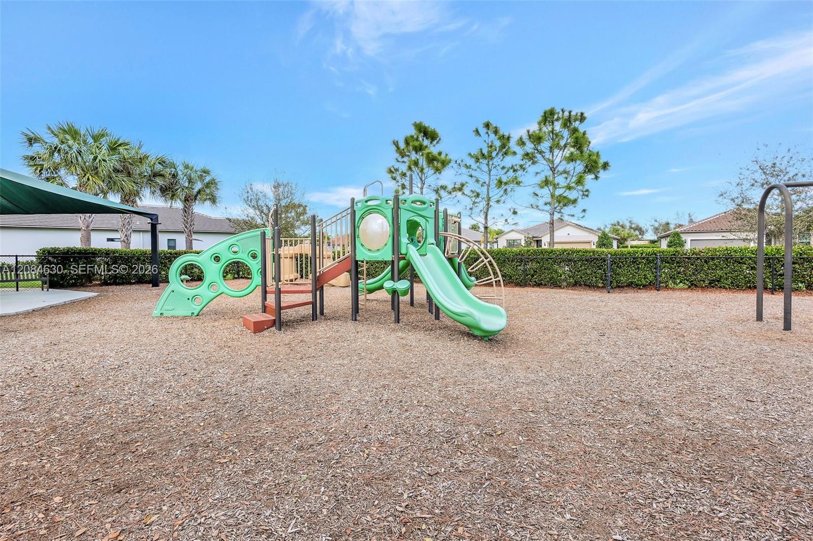 727 Se Boboli Way Property Photo 35