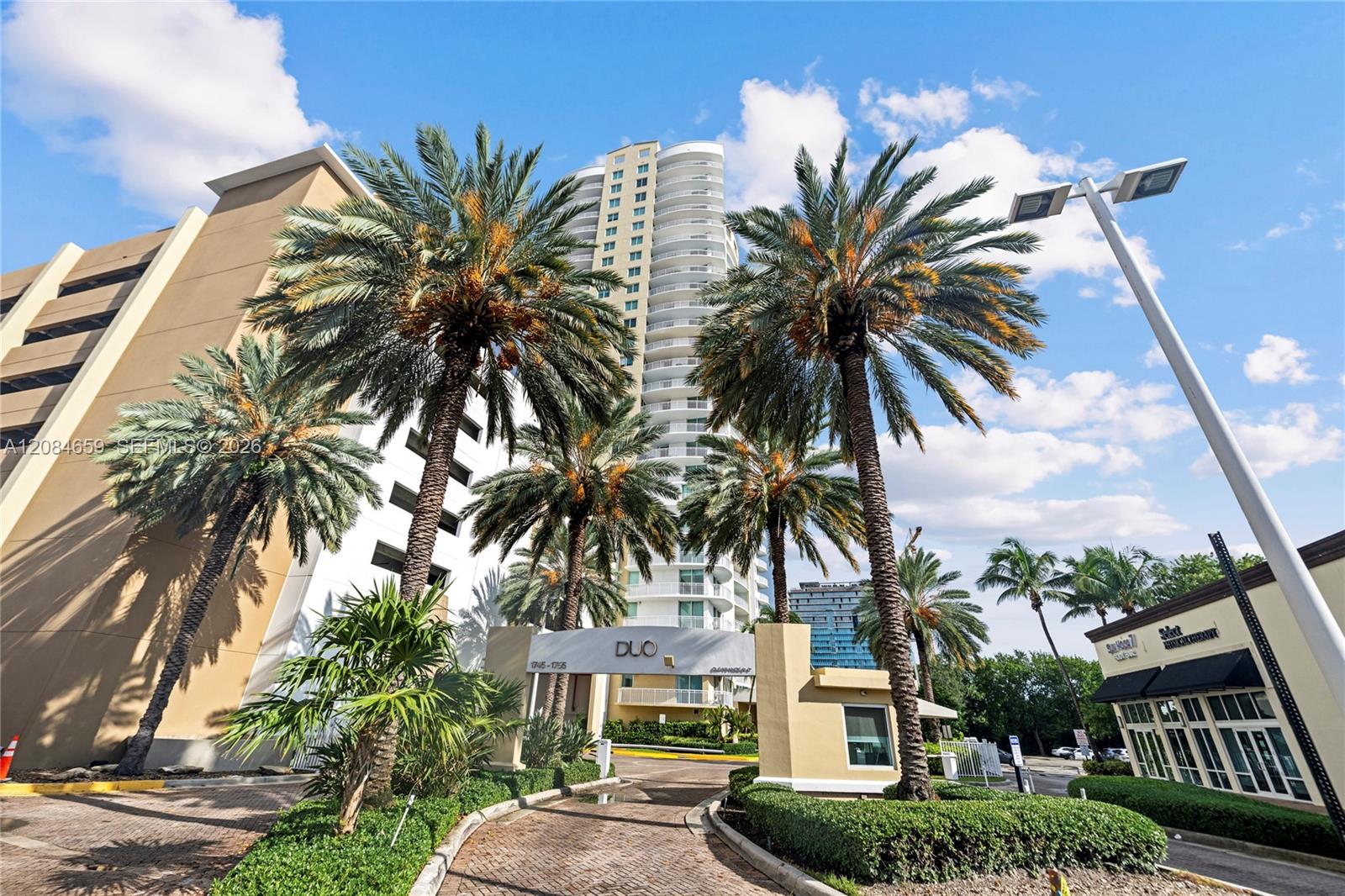 1745 E Hallandale Beach Boulevard 2204w Property Photo 2