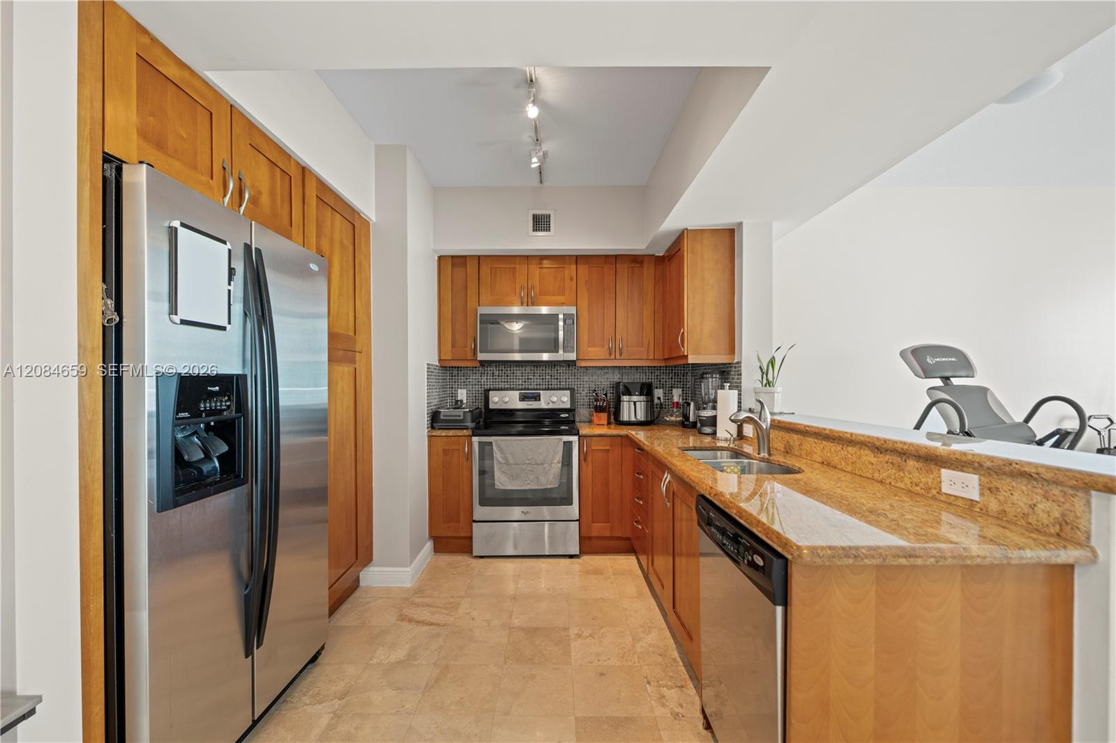 1745 E Hallandale Beach Boulevard 2204w Property Photo 6