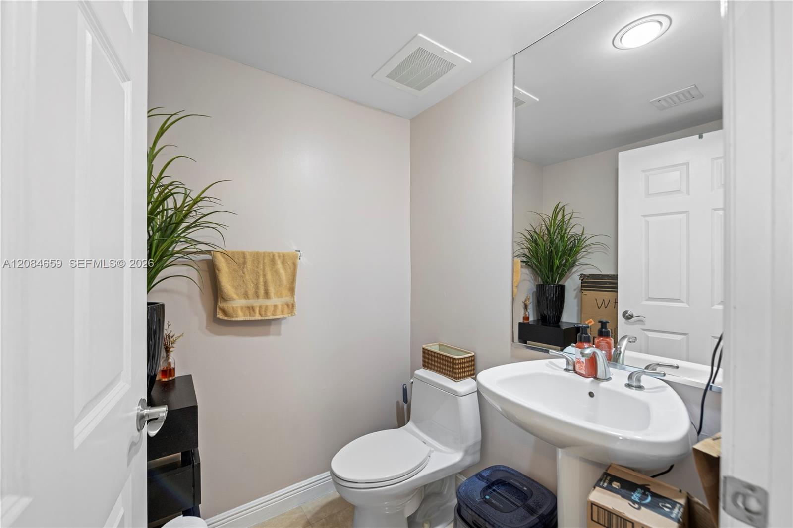 1745 E Hallandale Beach Boulevard 2204w Property Photo 14