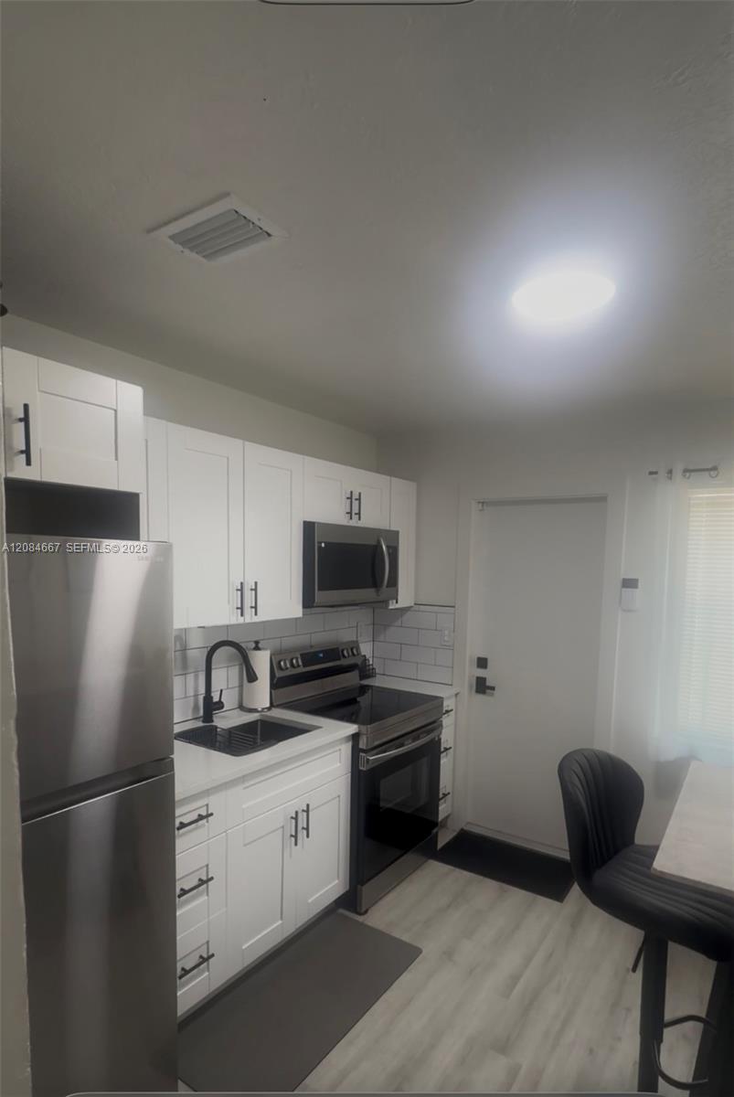 A12084667 Property Photo 3