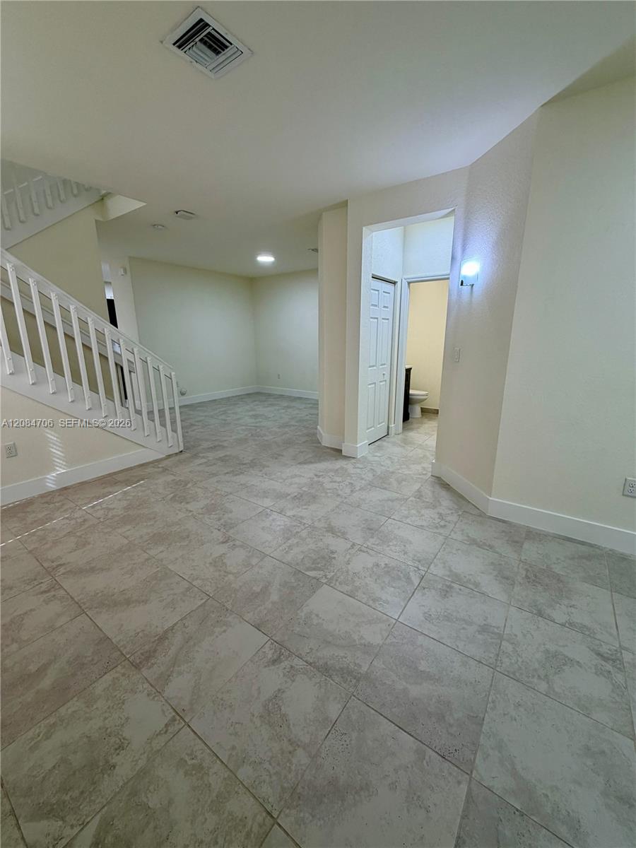 A12084706 Property Photo 33