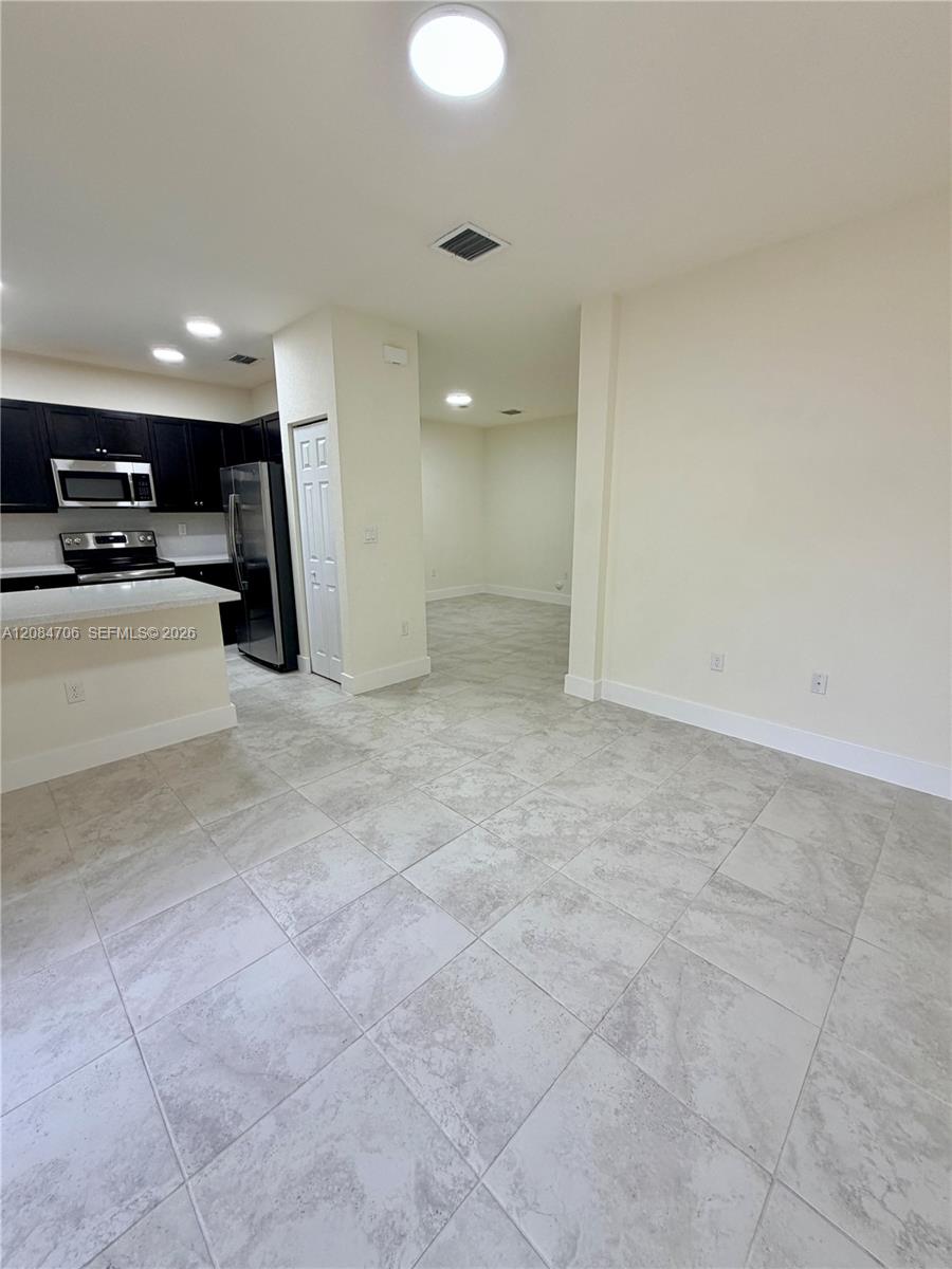 A12084706 Property Photo 38