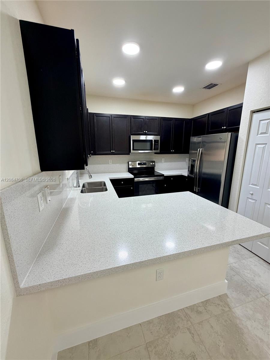 A12084706 Property Photo 39