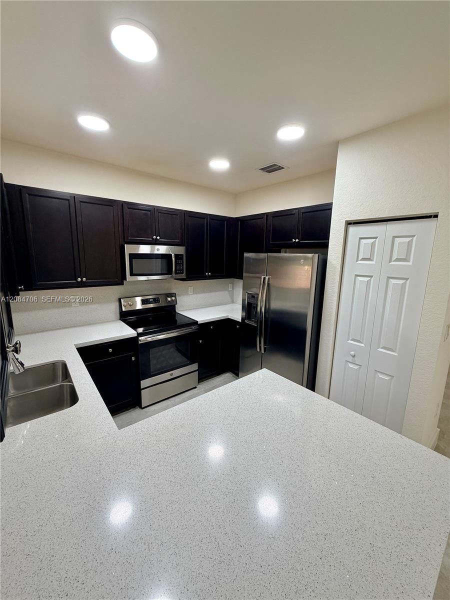 A12084706 Property Photo 42