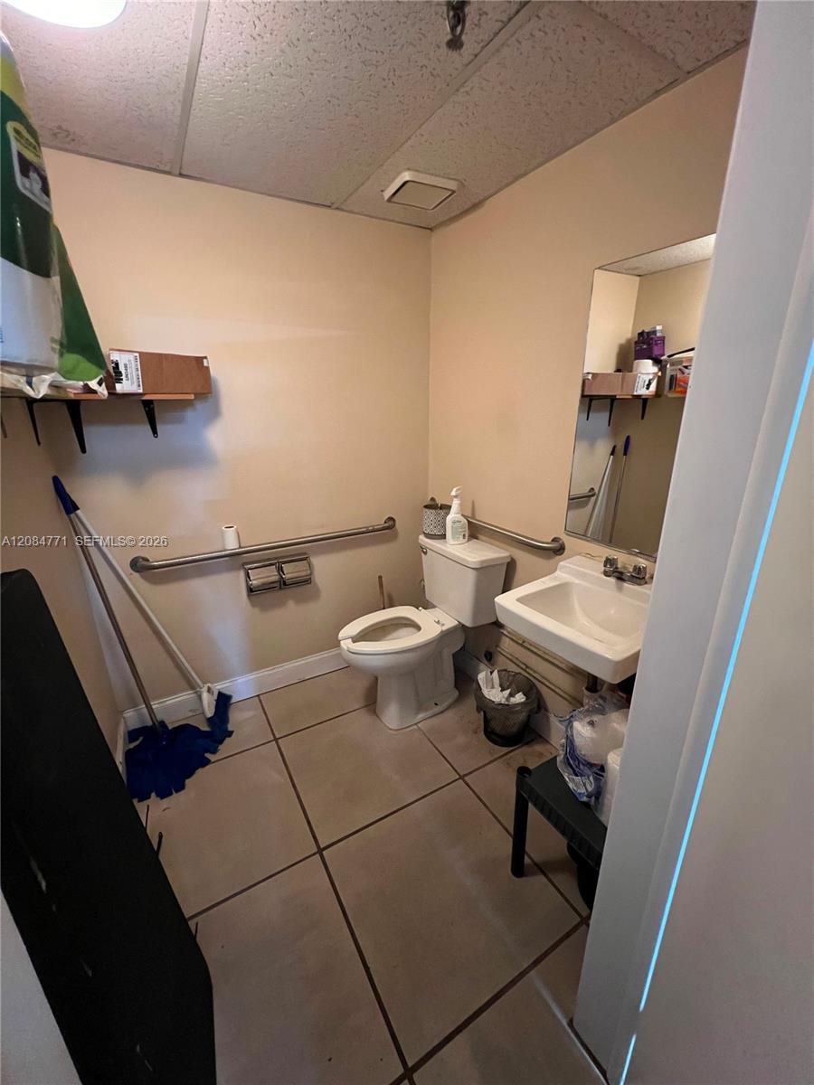 A12084771 Property Photo 31