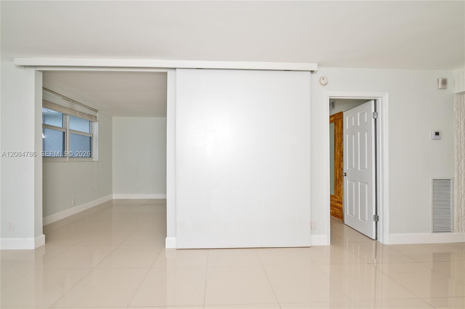 1505 N Riverside Drive 1507 Property Photo 6