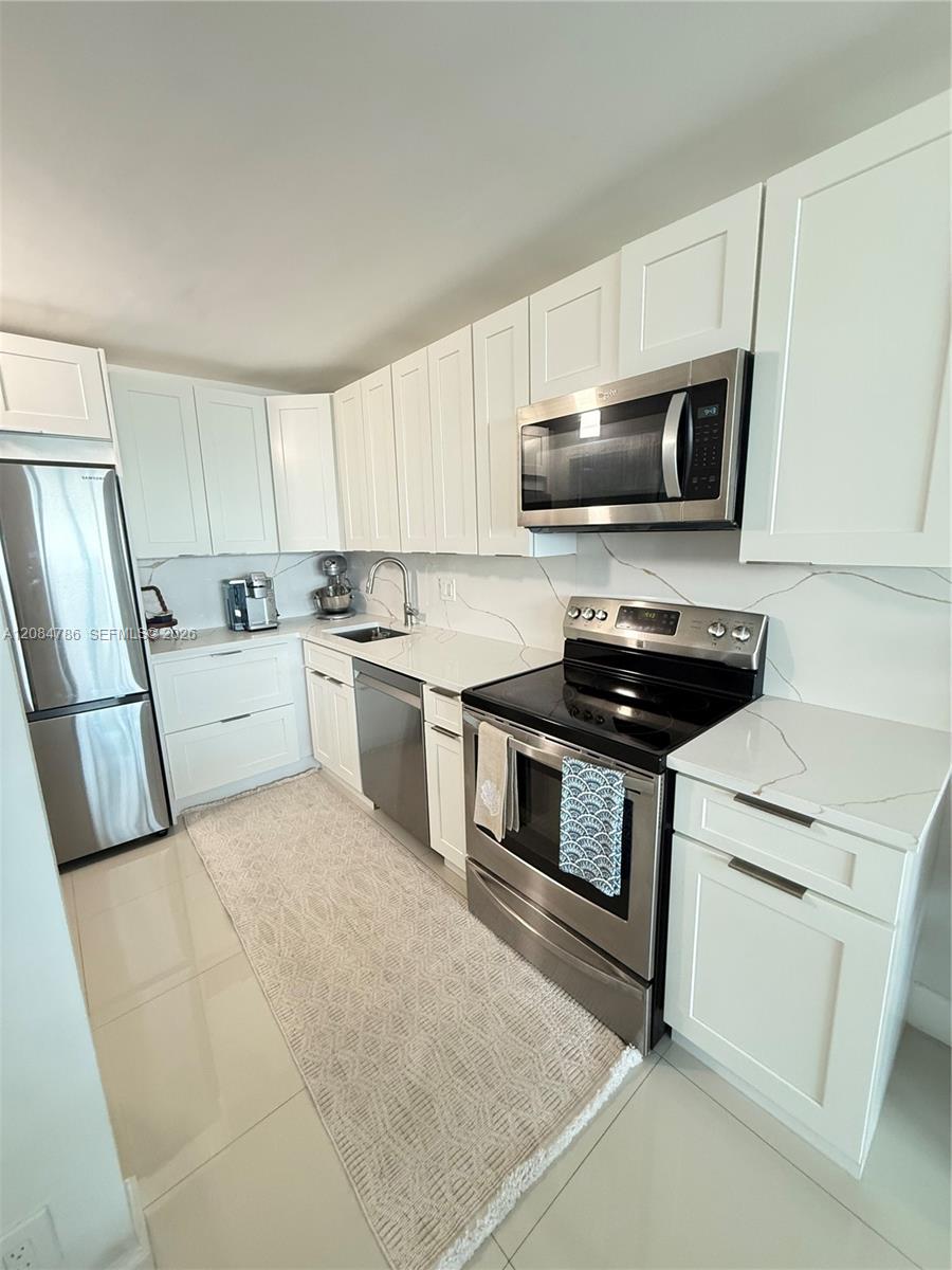 1505 N Riverside Drive 1507 Property Photo 8