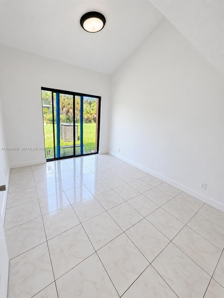 2237 Nw 55th Terrace Property Photo 6