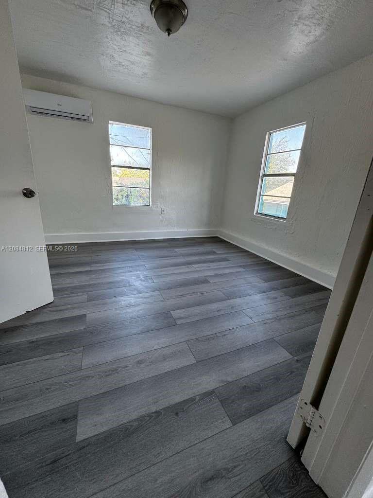 1121 Nw 40th Street 4 Property Photo 7