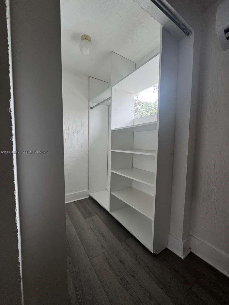 1121 Nw 40th Street 4 Property Photo 8