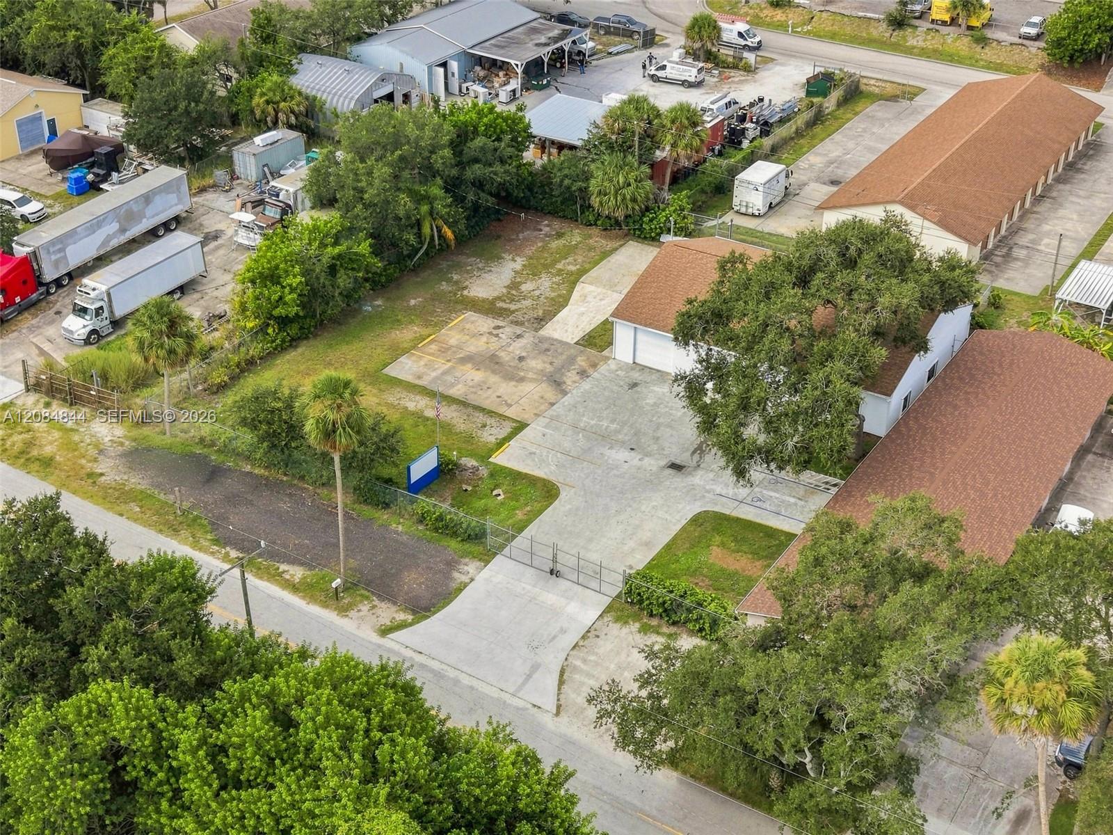 645 Old Dixie Highway Property Photo 3