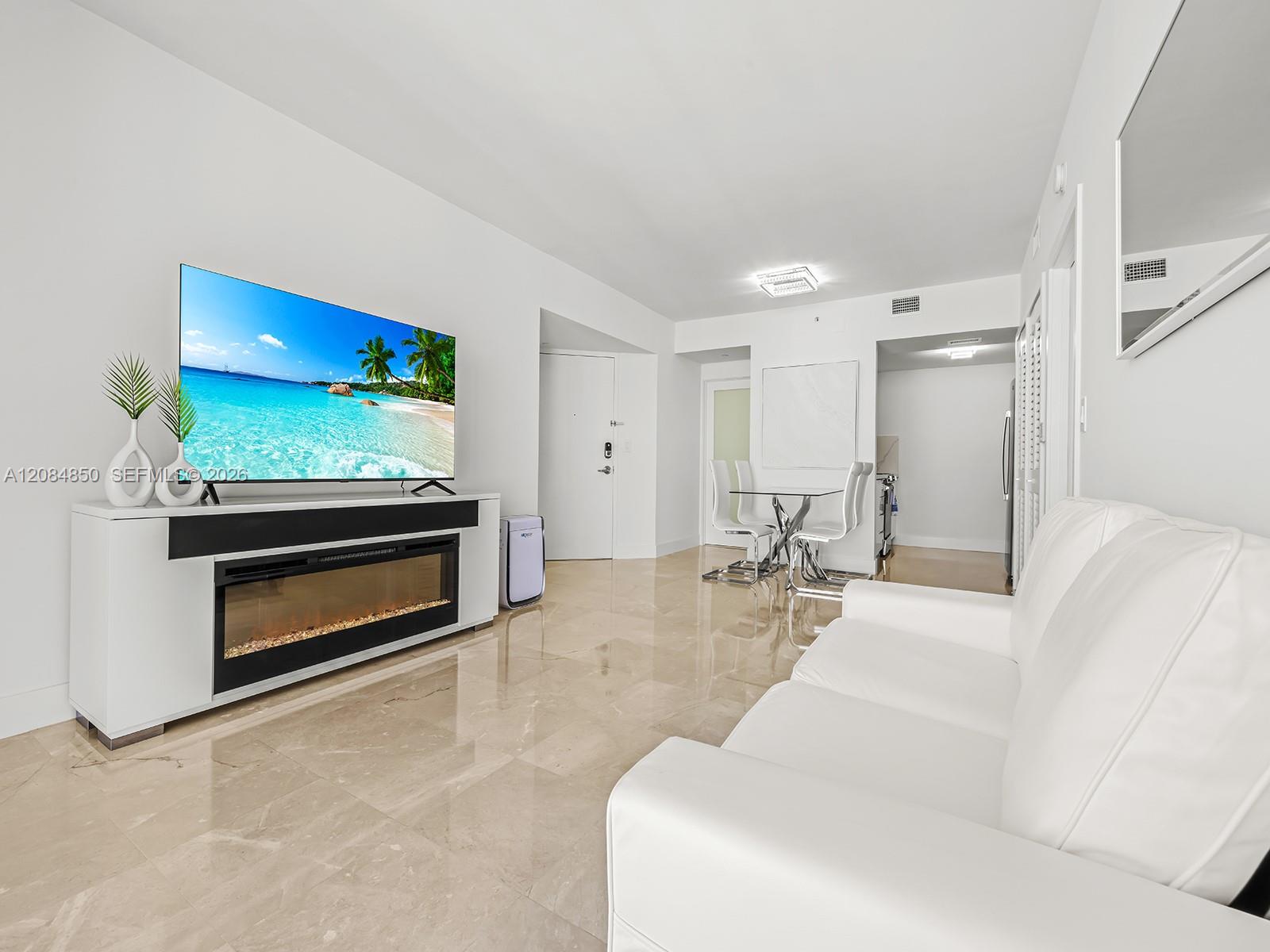 6365 Collins Avenue 1911 Property Photo 2