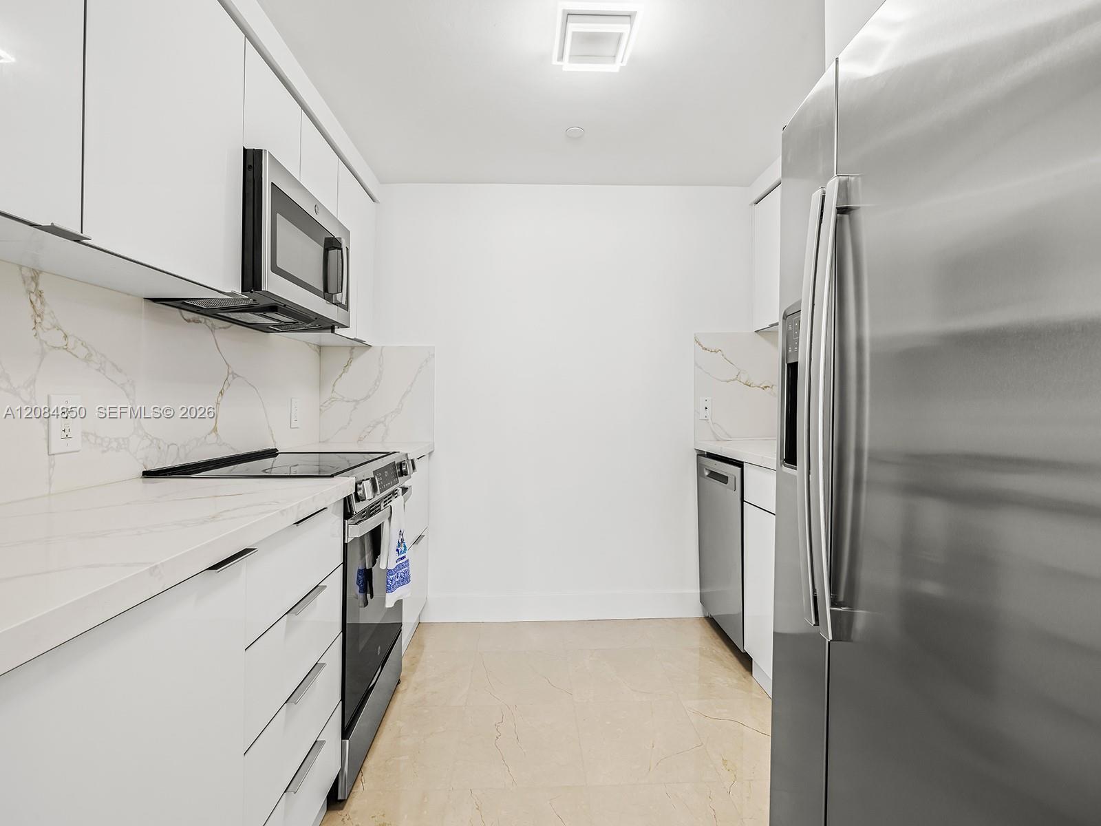 6365 Collins Avenue 1911 Property Photo 8