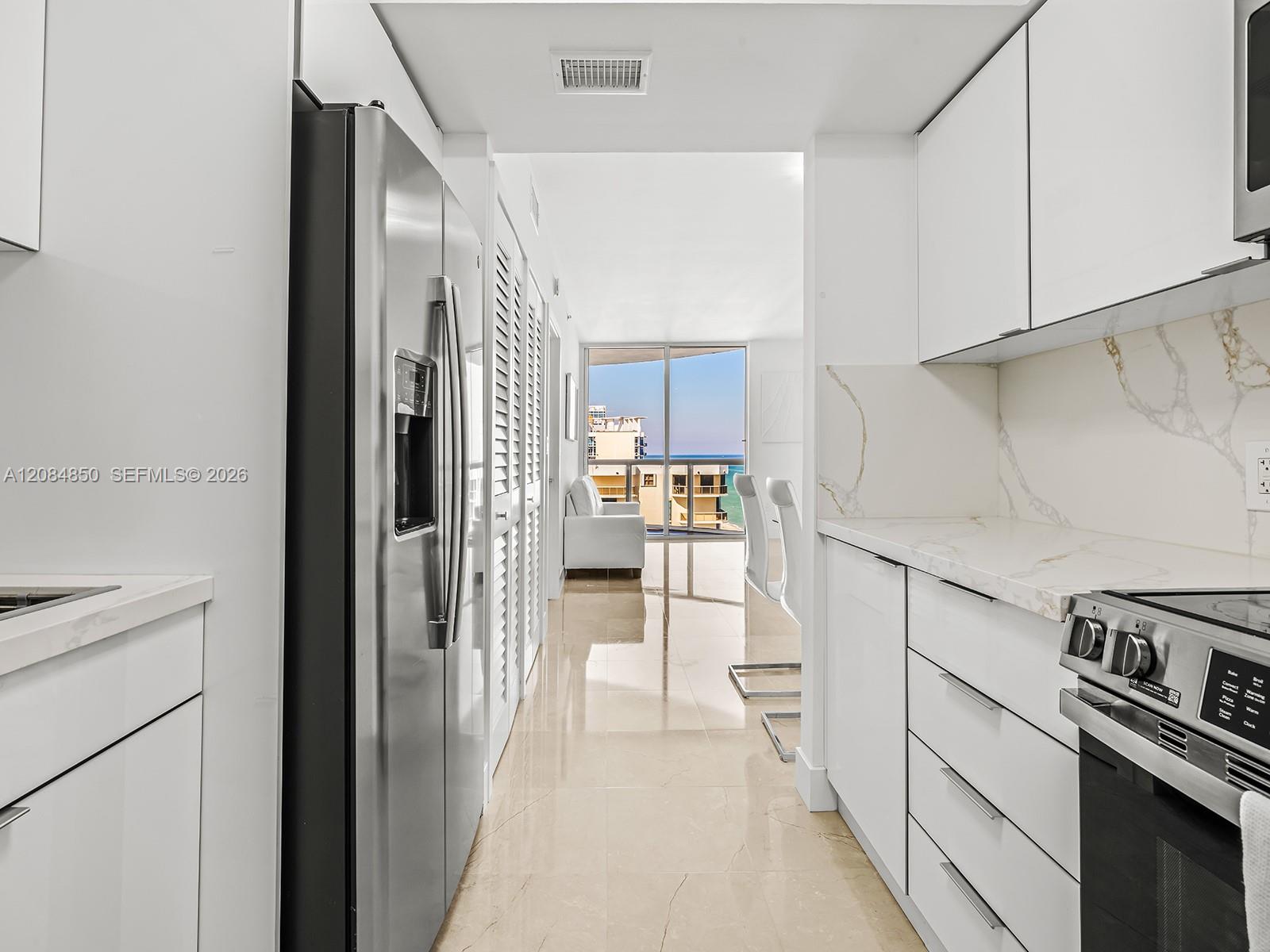 6365 Collins Avenue 1911 Property Photo 9