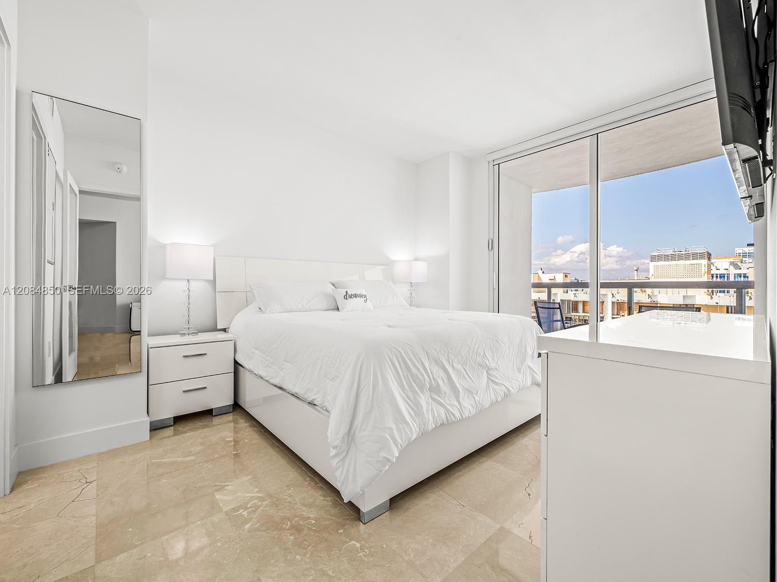 6365 Collins Avenue 1911 Property Photo 11