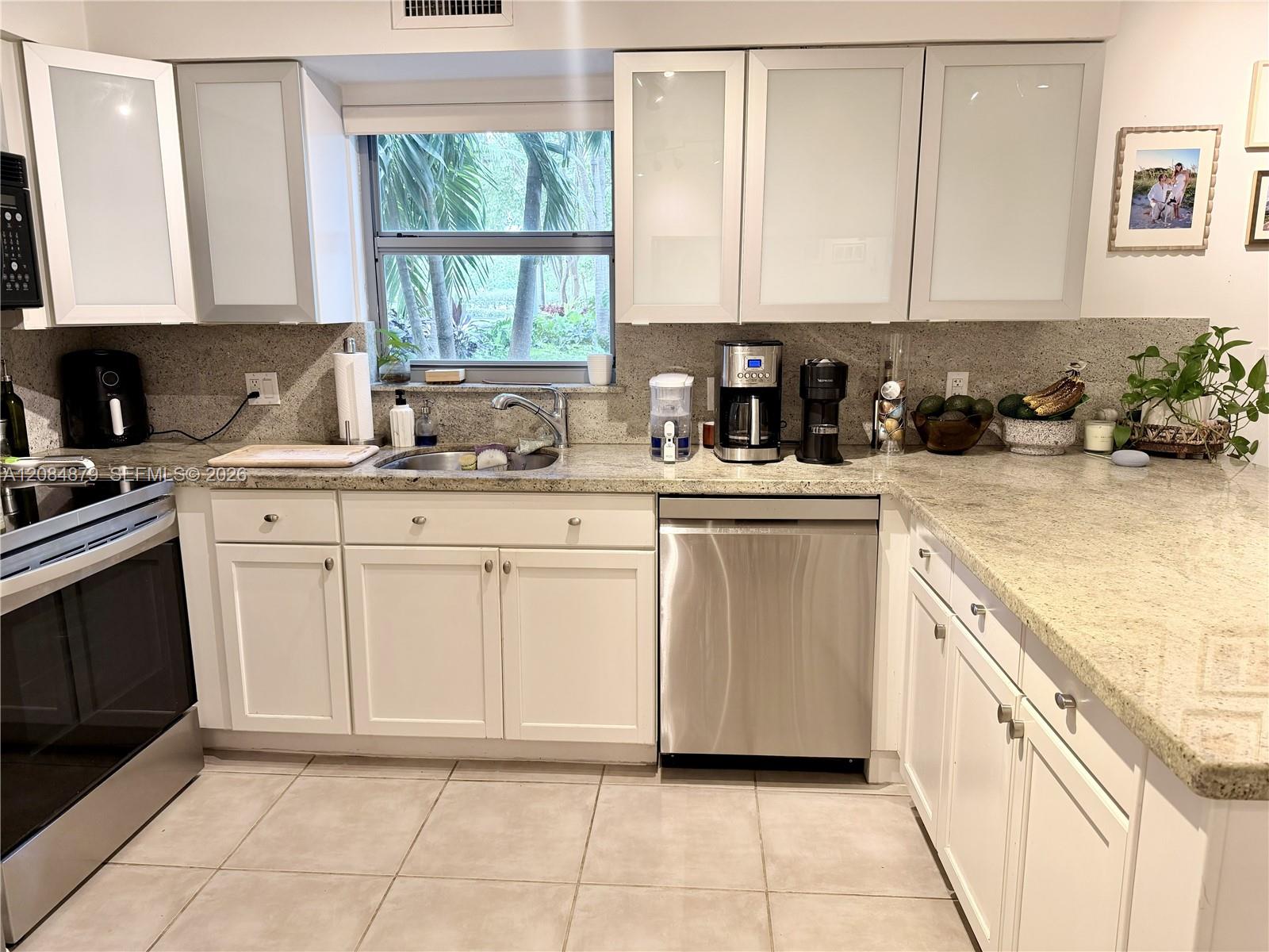 A12084879 Property Photo 12