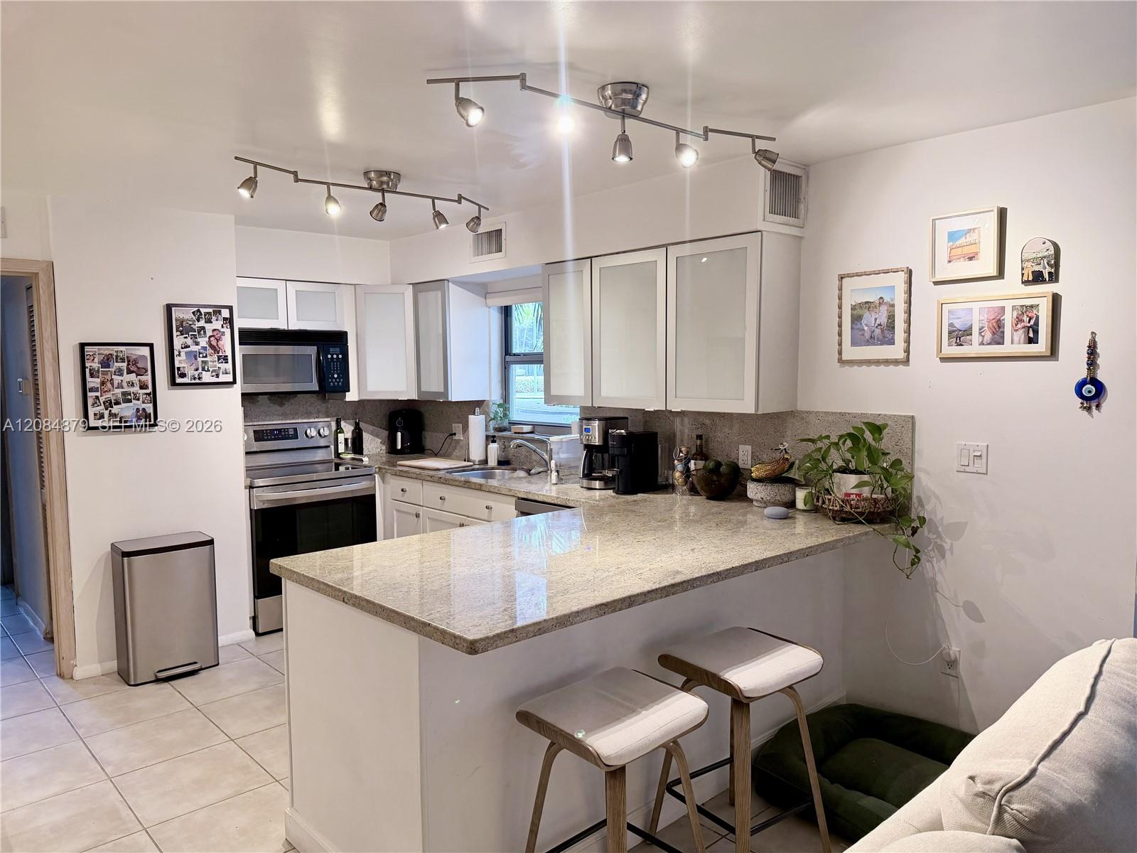 A12084879 Property Photo 14