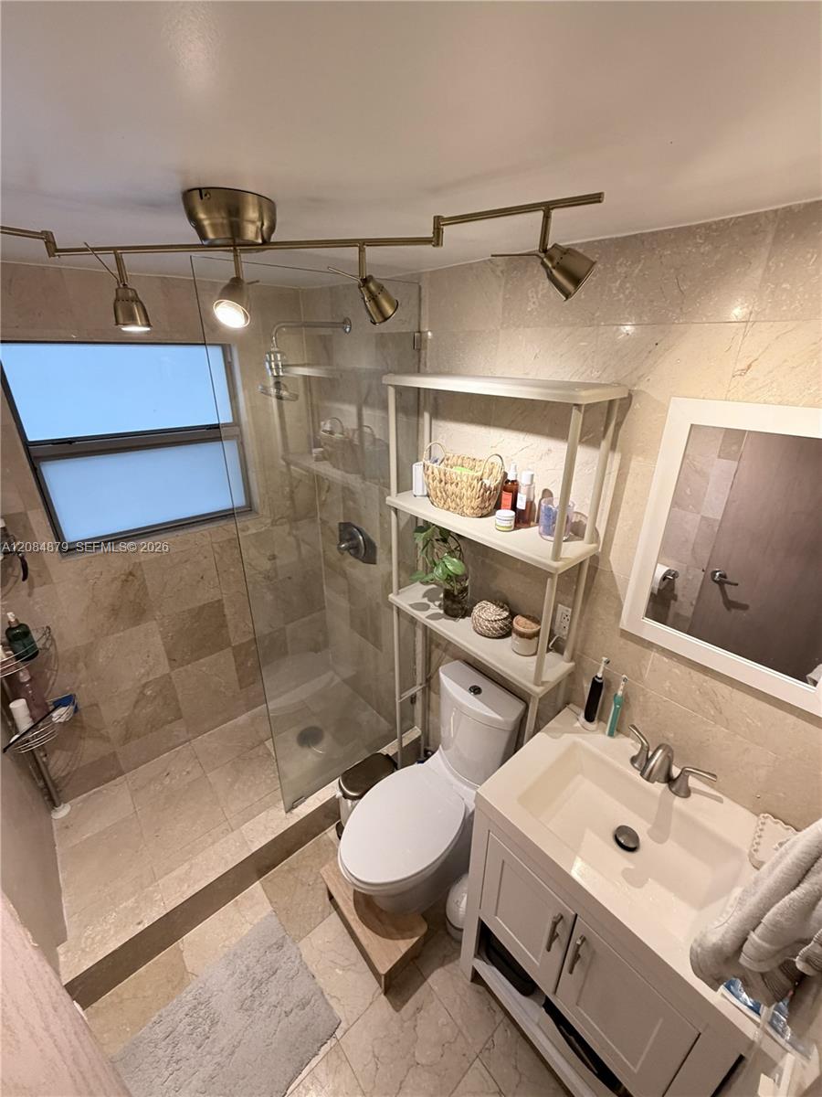 A12084879 Property Photo 26