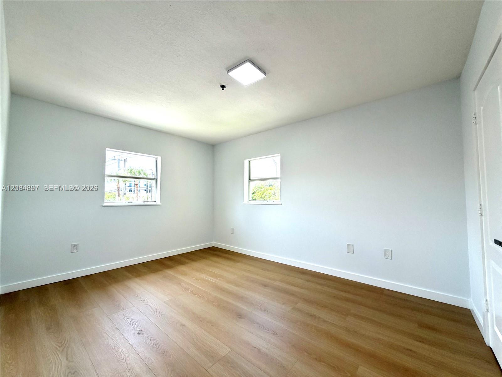 A12084897 Property Photo 11
