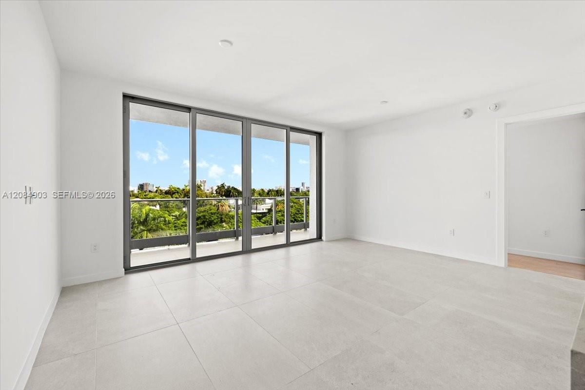 2200 Brickell Avenue 422 Property Photo 6