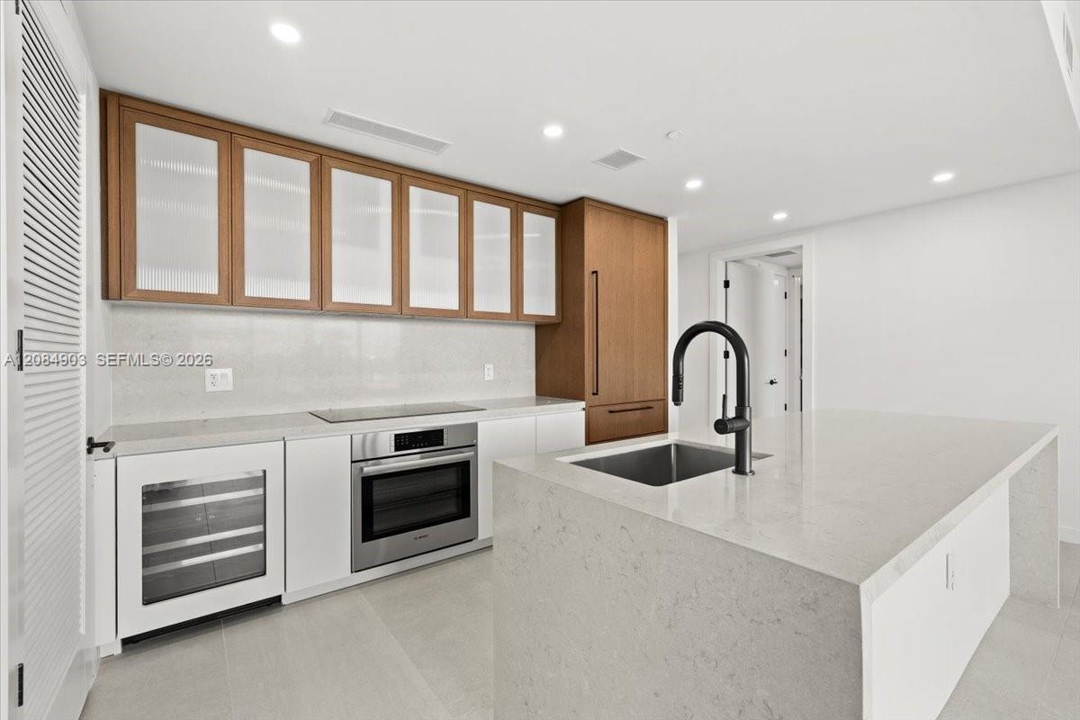 2200 Brickell Avenue 422 Property Photo 8