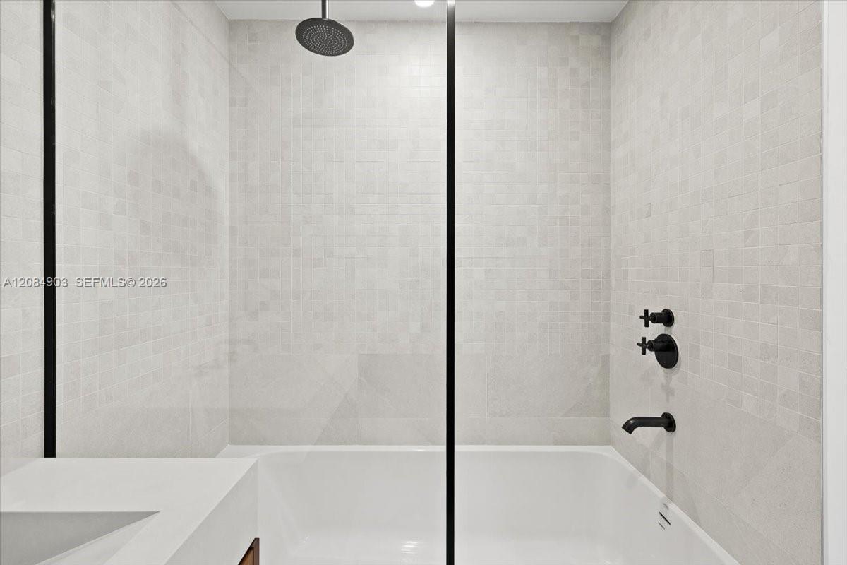 2200 Brickell Avenue 422 Property Photo 23
