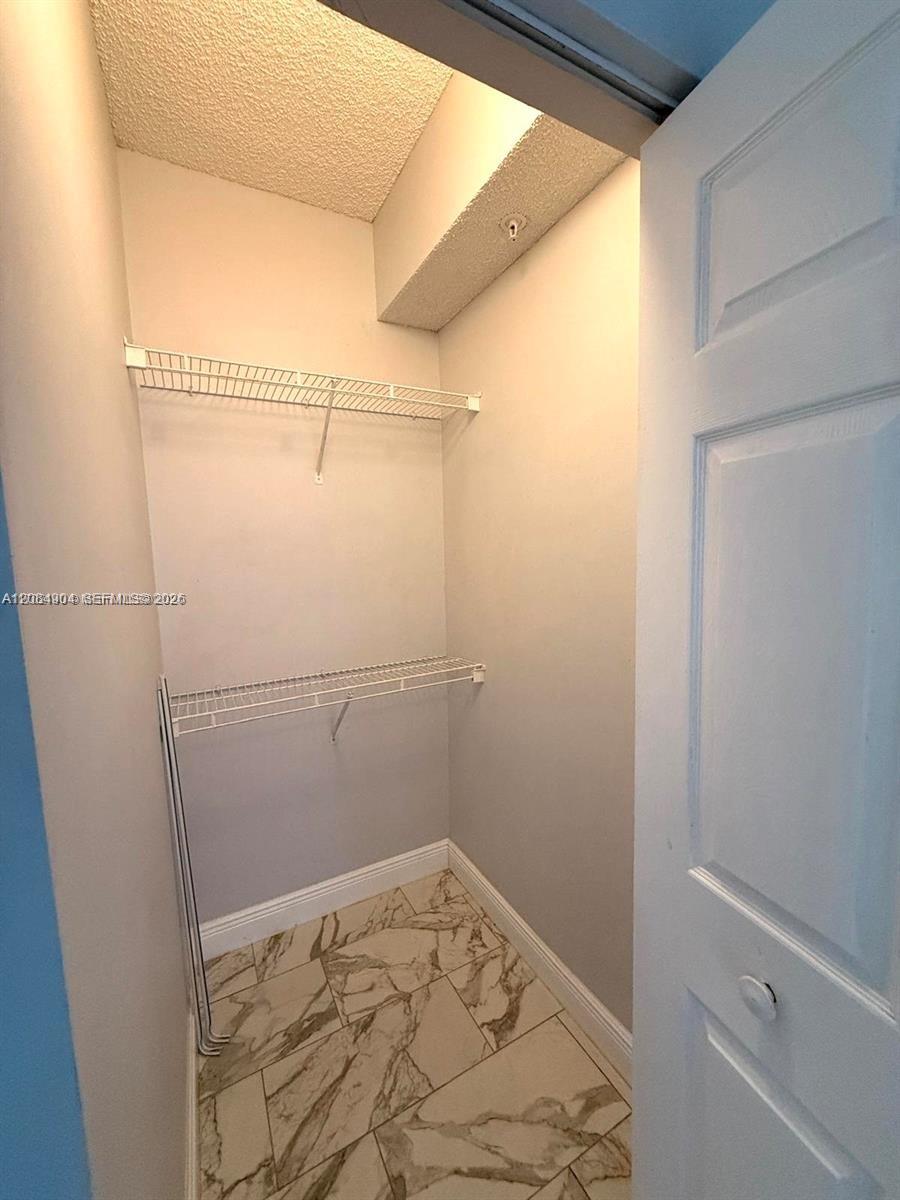 2015 Se 10th Avenue 127 Property Photo 17