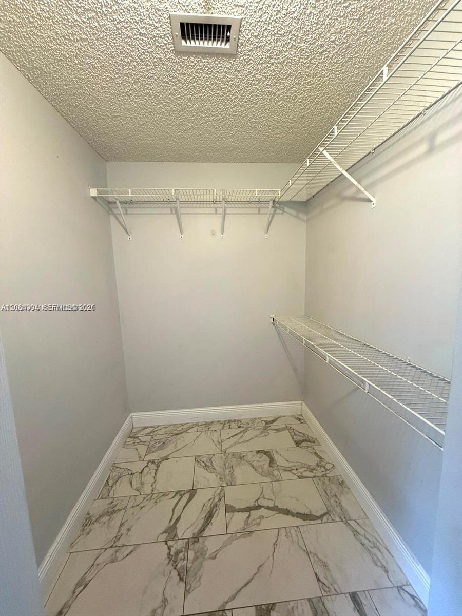2015 Se 10th Avenue 127 Property Photo 18