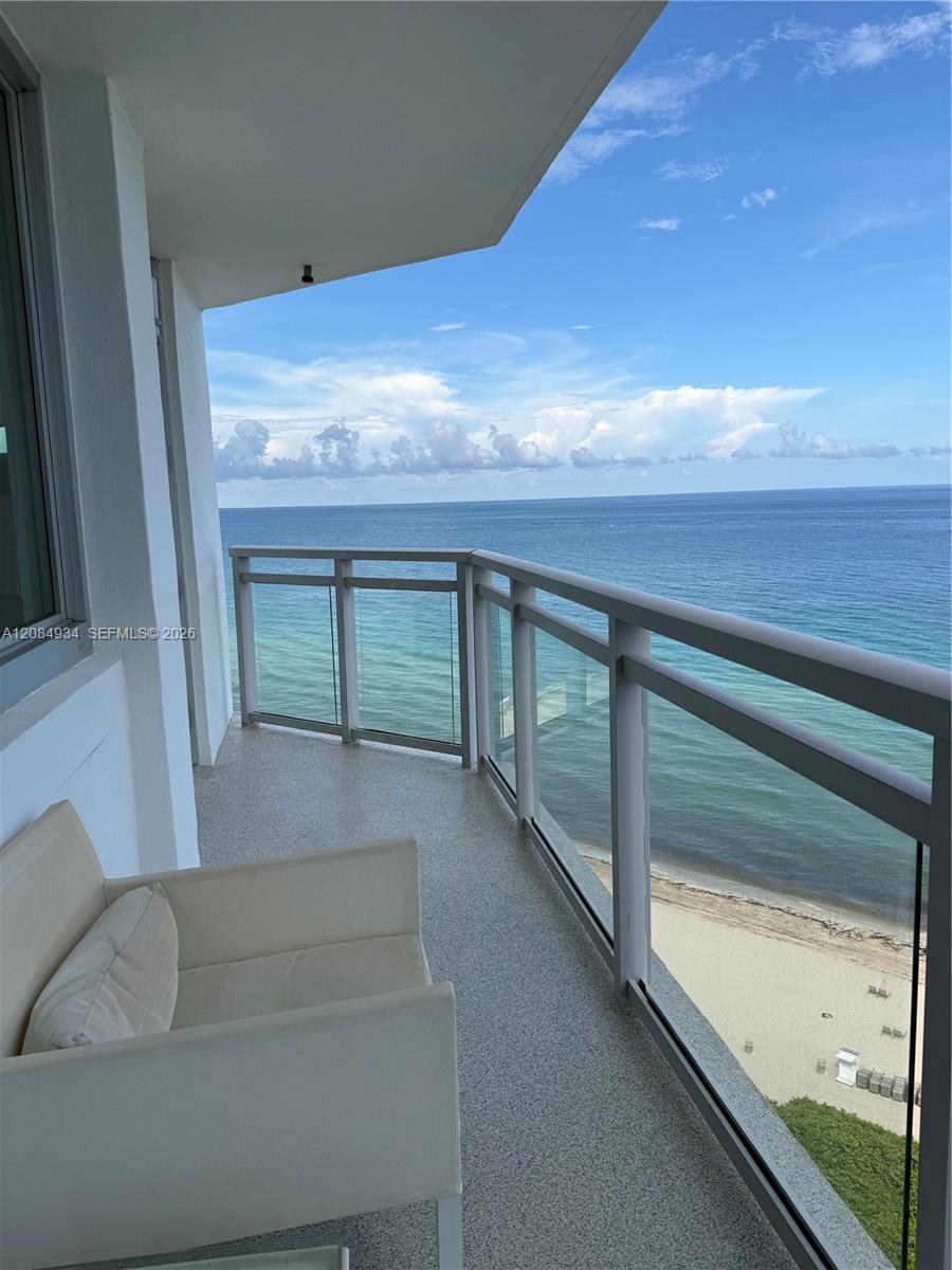 7135 Se Collins Avenue 1806 Property Photo 1