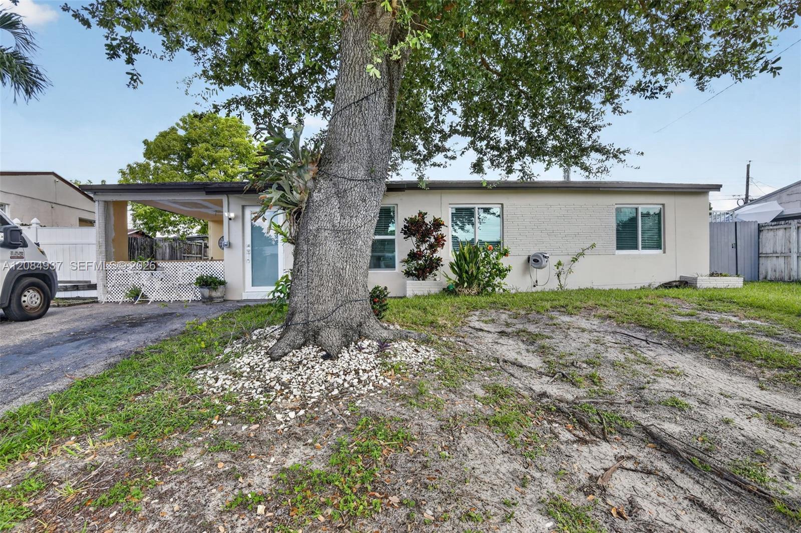4351 Sw 22nd Street Property Photo 1