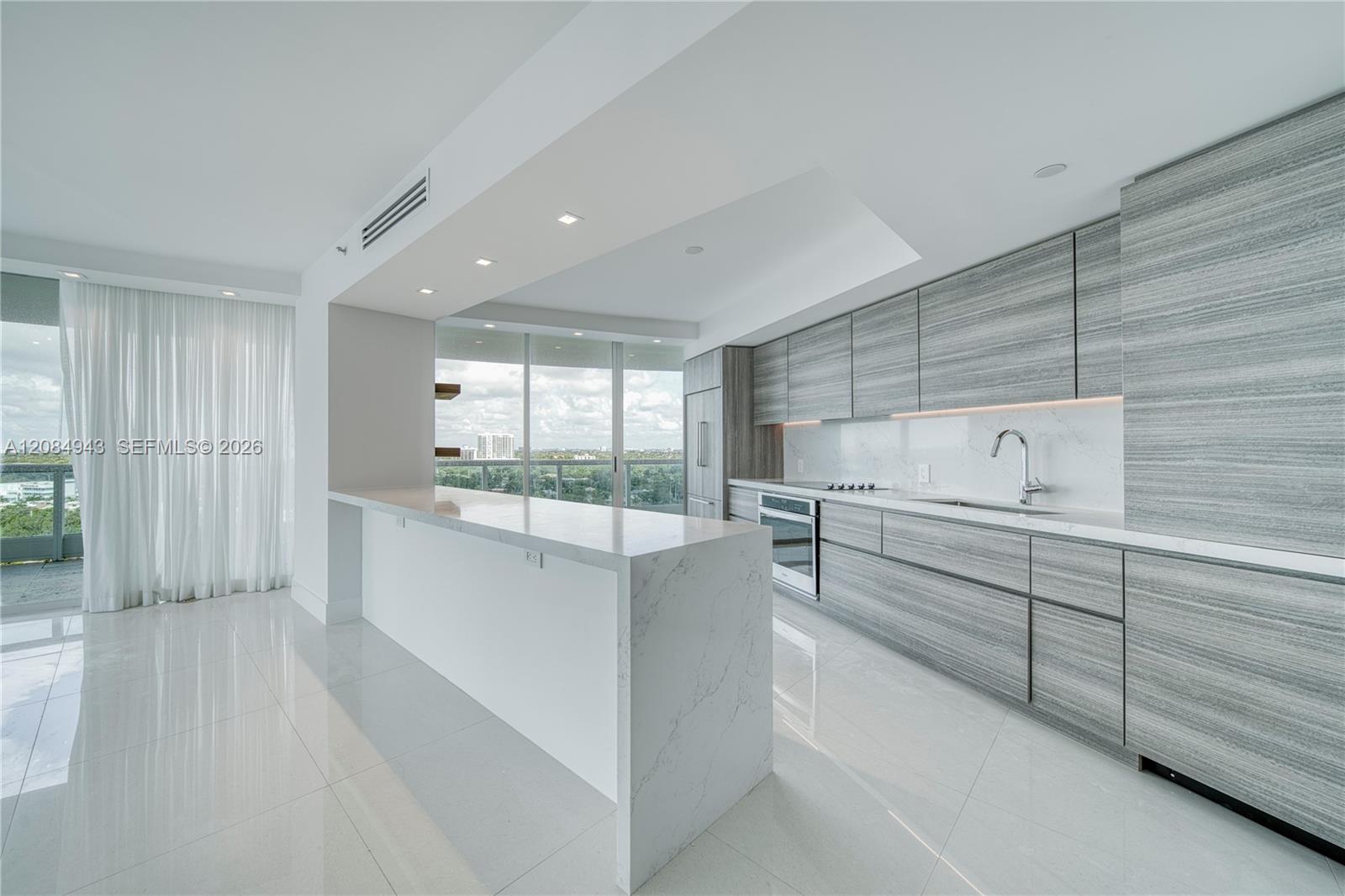 2127 Brickell Avenue 1605 Property Photo 10