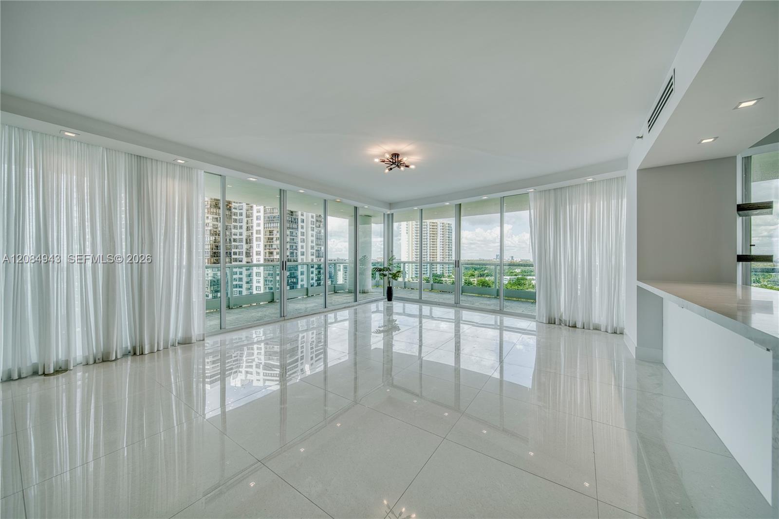 2127 Brickell Avenue 1605 Property Photo 14