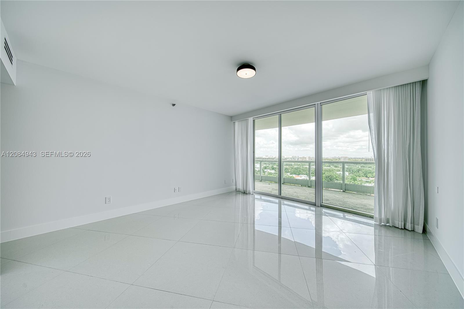 2127 Brickell Avenue 1605 Property Photo 17