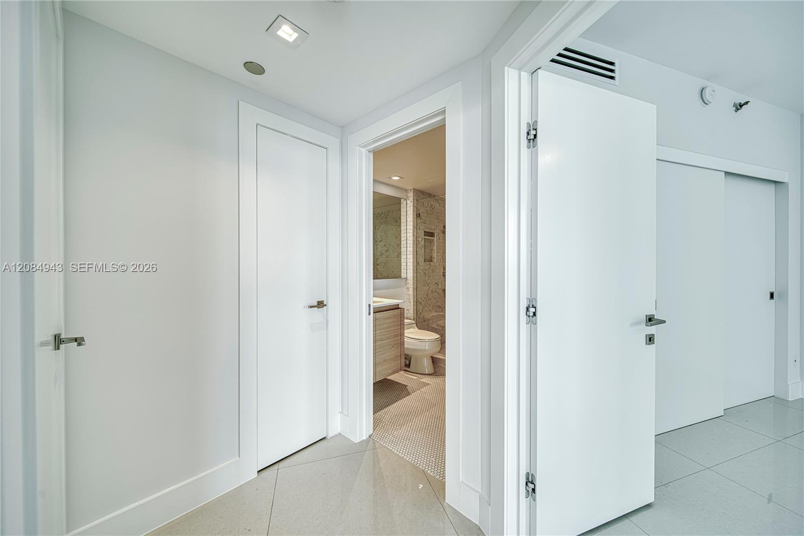2127 Brickell Avenue 1605 Property Photo 27