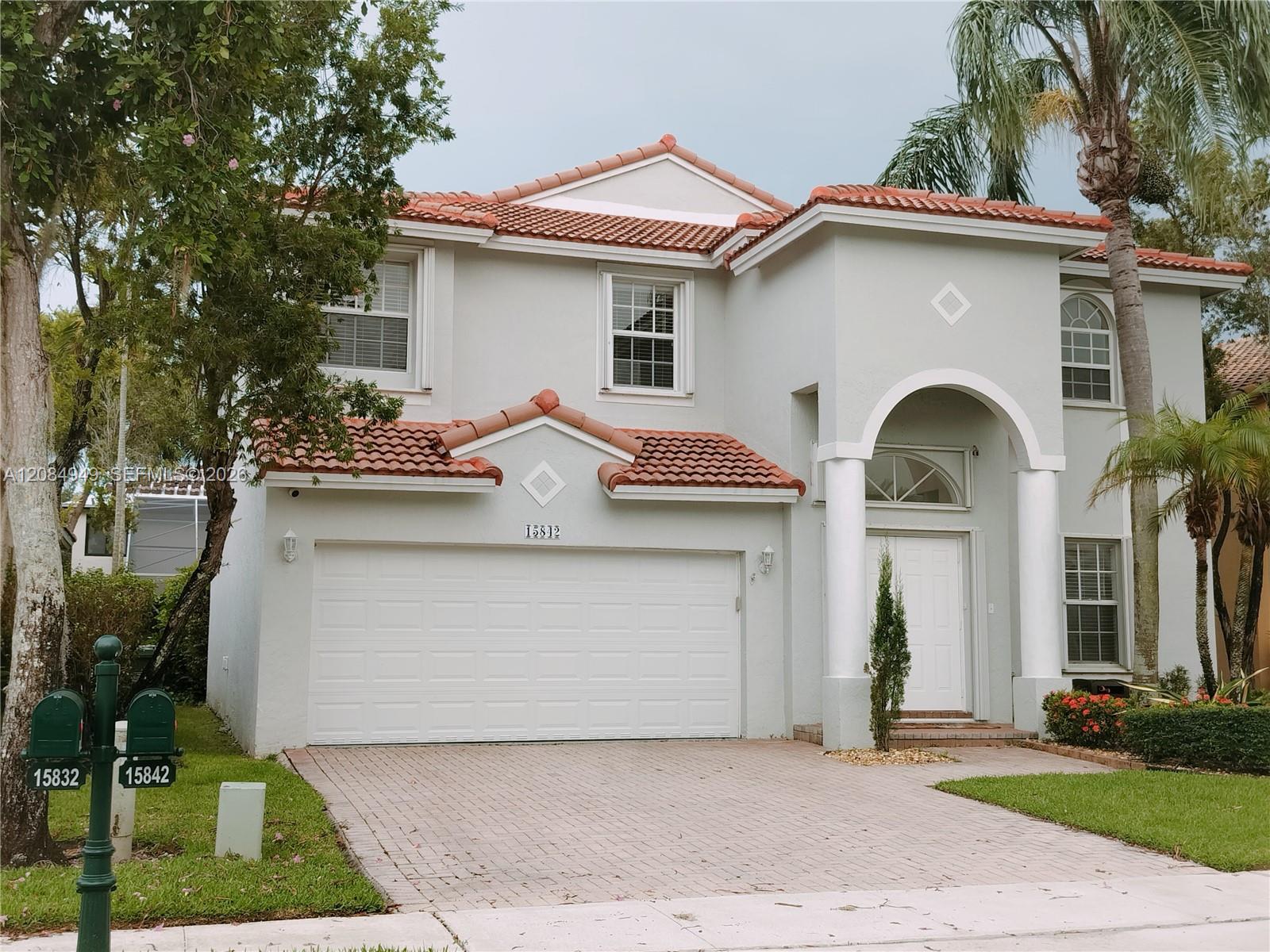 15842 Sw 14th Street Property Photo 2