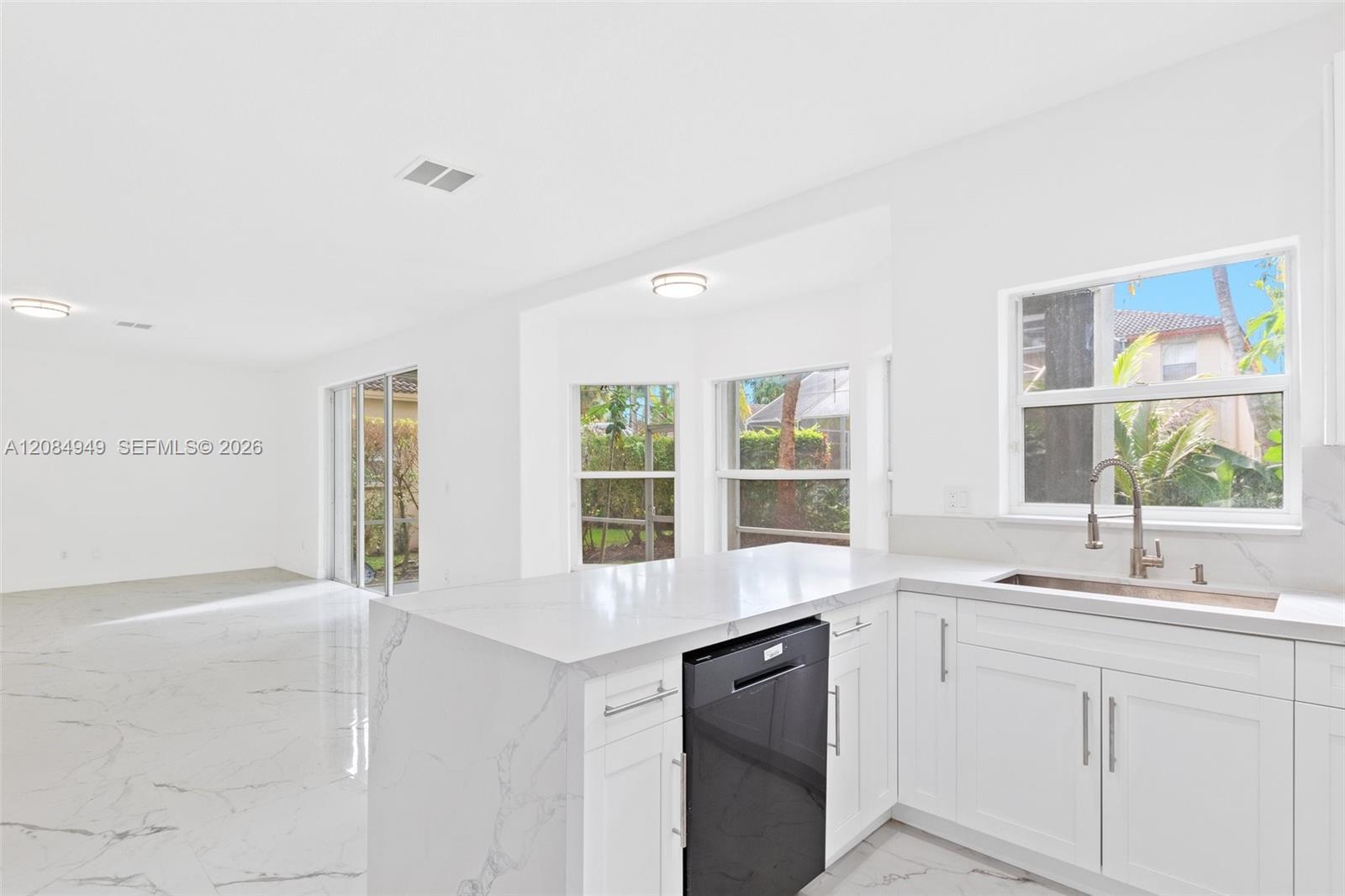 15842 Sw 14th Street Property Photo 12