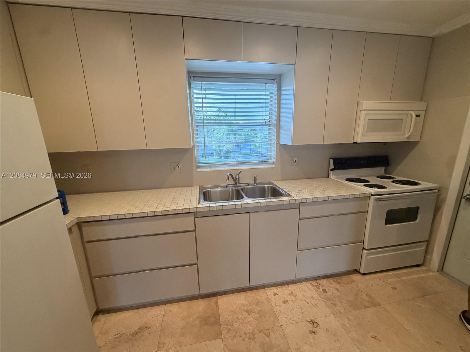 7550 SW 82nd Street F204 Property Photo 1