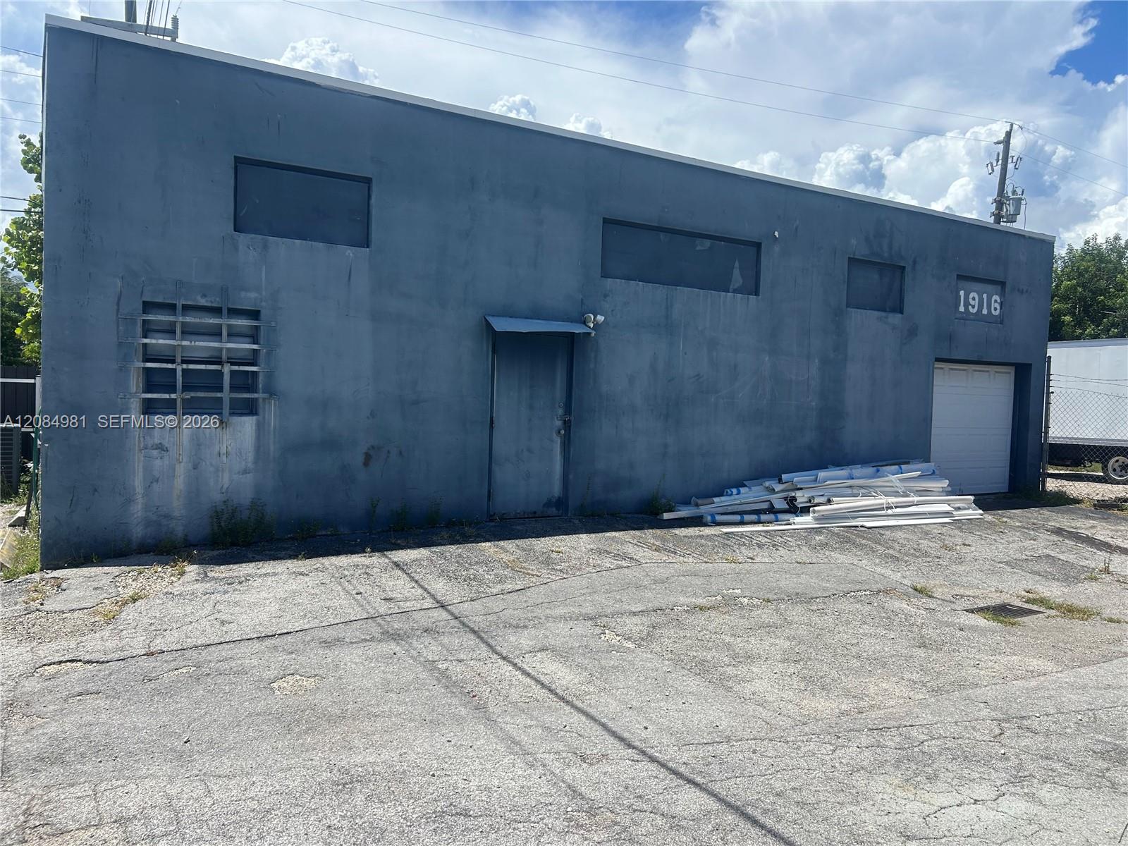 1910 N Dixie Highway 1916 Property Photo 8