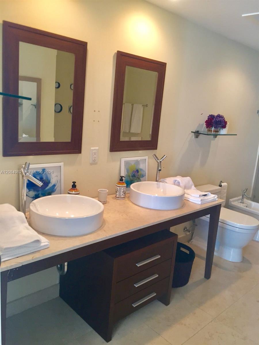 495 Brickell Avenue 3410 Property Photo 8